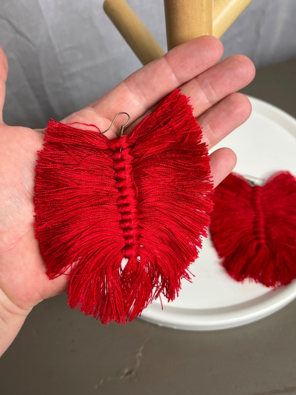 Fringe statement earrings - Picture 2 of 2